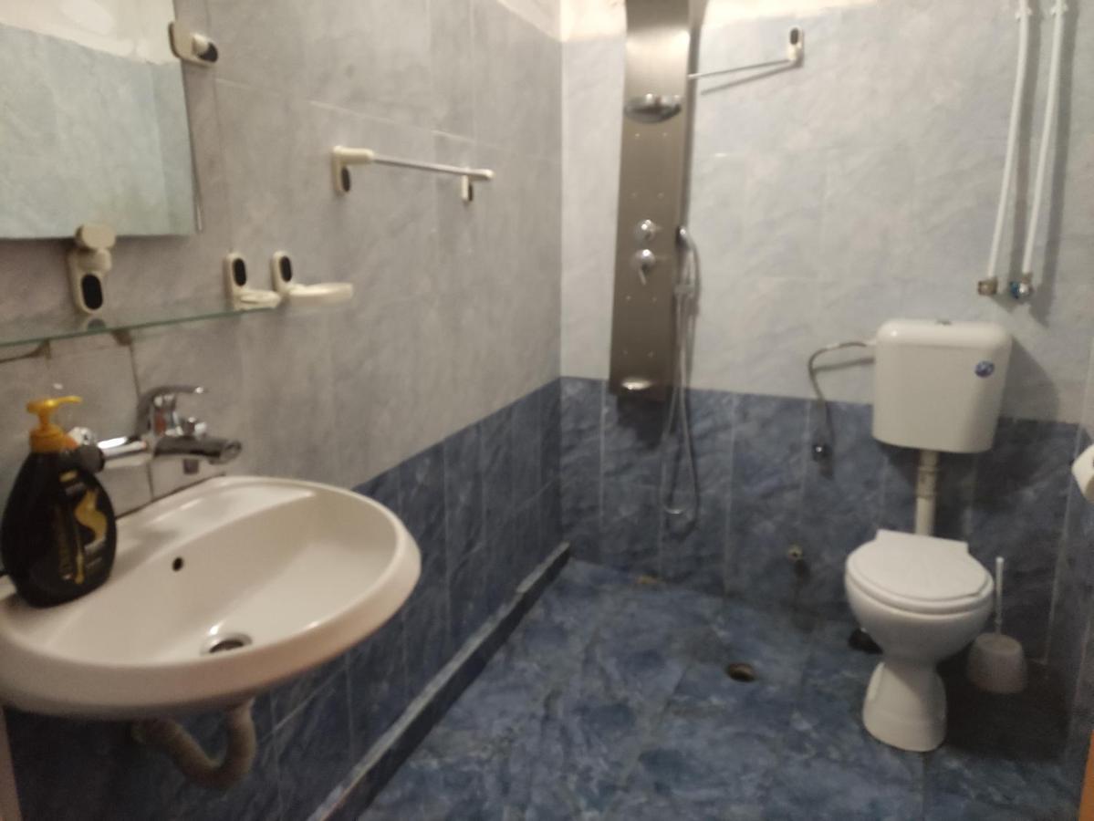 Малък Апартамент В Центъра На Гр.Бургас Burgas City Exterior foto